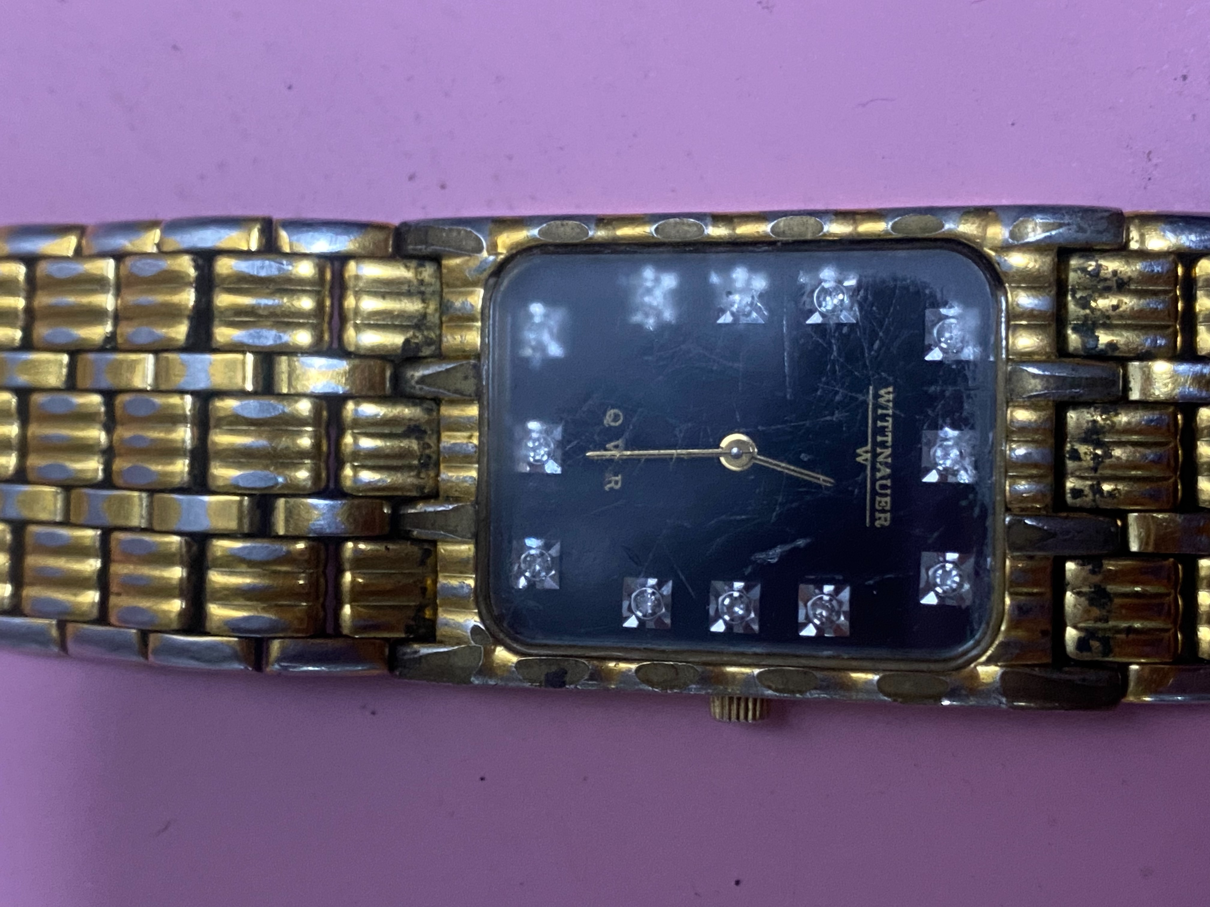 นาฬิกาในภาพที่คุณส่งมาคือ Wittnauer (วิทเนาเออร์) รุ่นวินเทจ