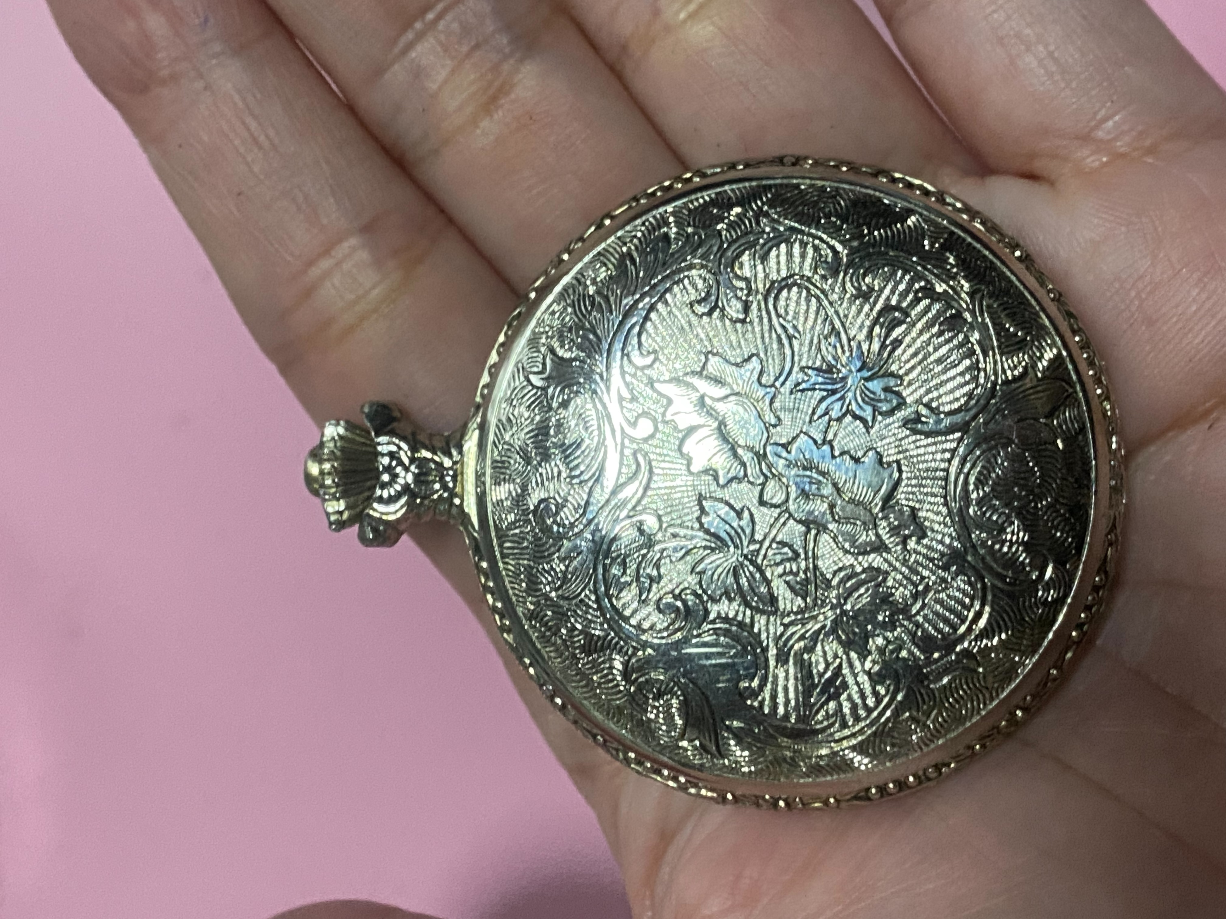 นาฬิกาพกในภาพของคุณคือ นาฬิกาพกที่ระลึกสำหรับสมาชิกที่เกษียณอายุ (Retired Member) ของสหภาพแรงงาน LIUNA 