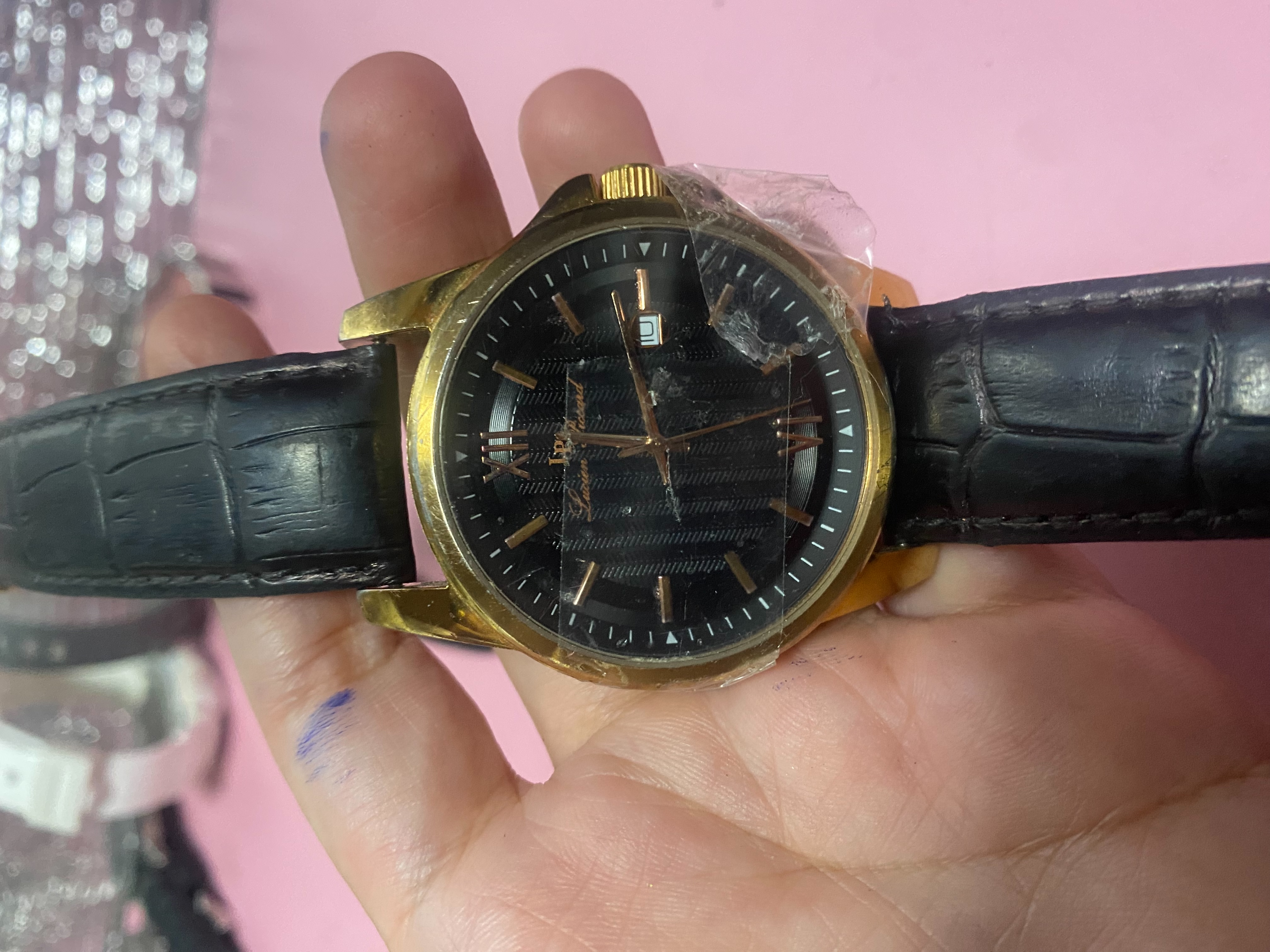 นาฬิกาที่คุณส่งมาคือแบรนด์ Lucien Piccard รุ่น Breithorn 