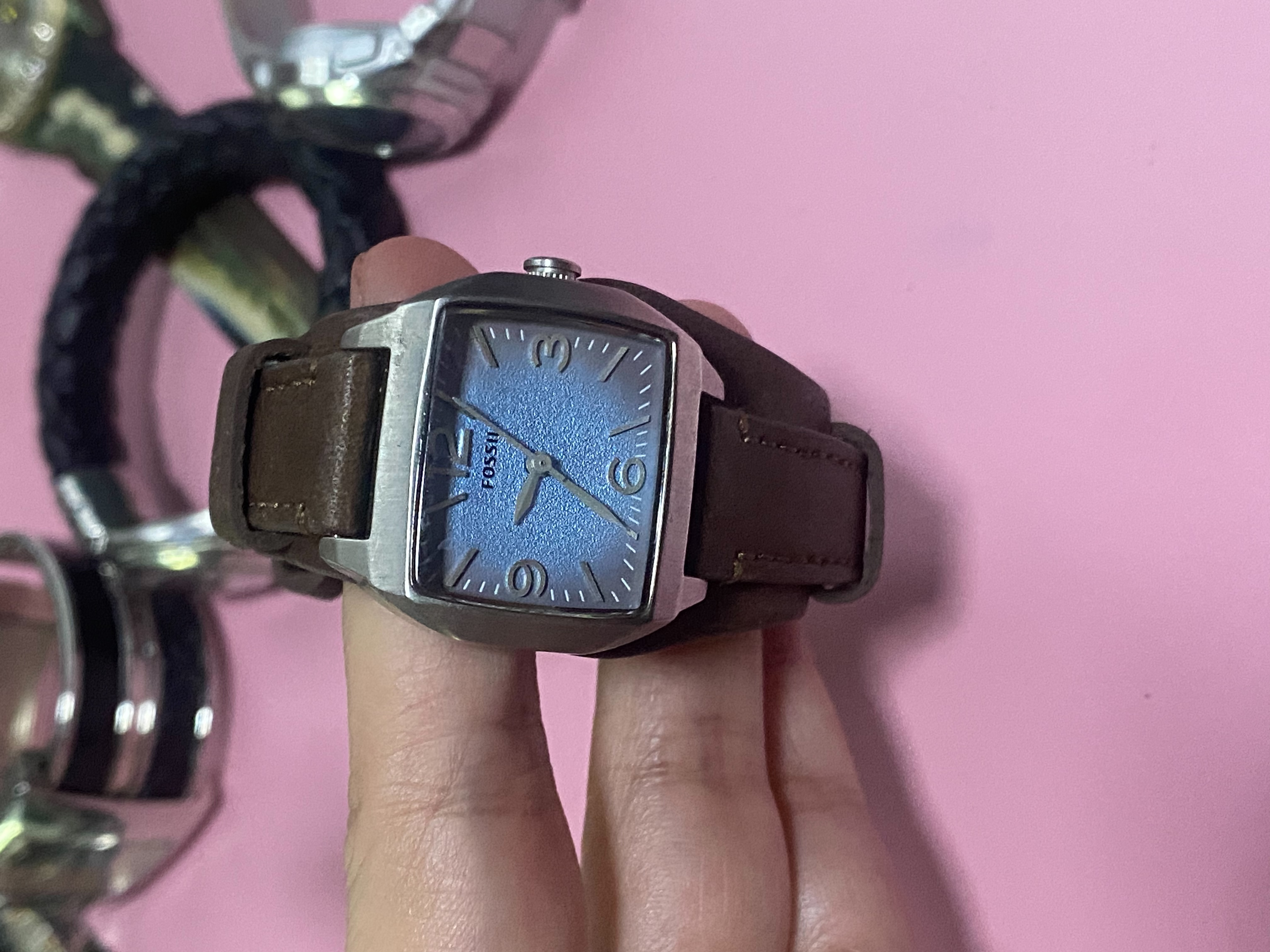 แบรนด์ (Brand): Fossil แบรนด์นาฬิกาแฟชั่นและไลฟ์สไตล์ชั้นนำจากสหรัฐอเมริกา 