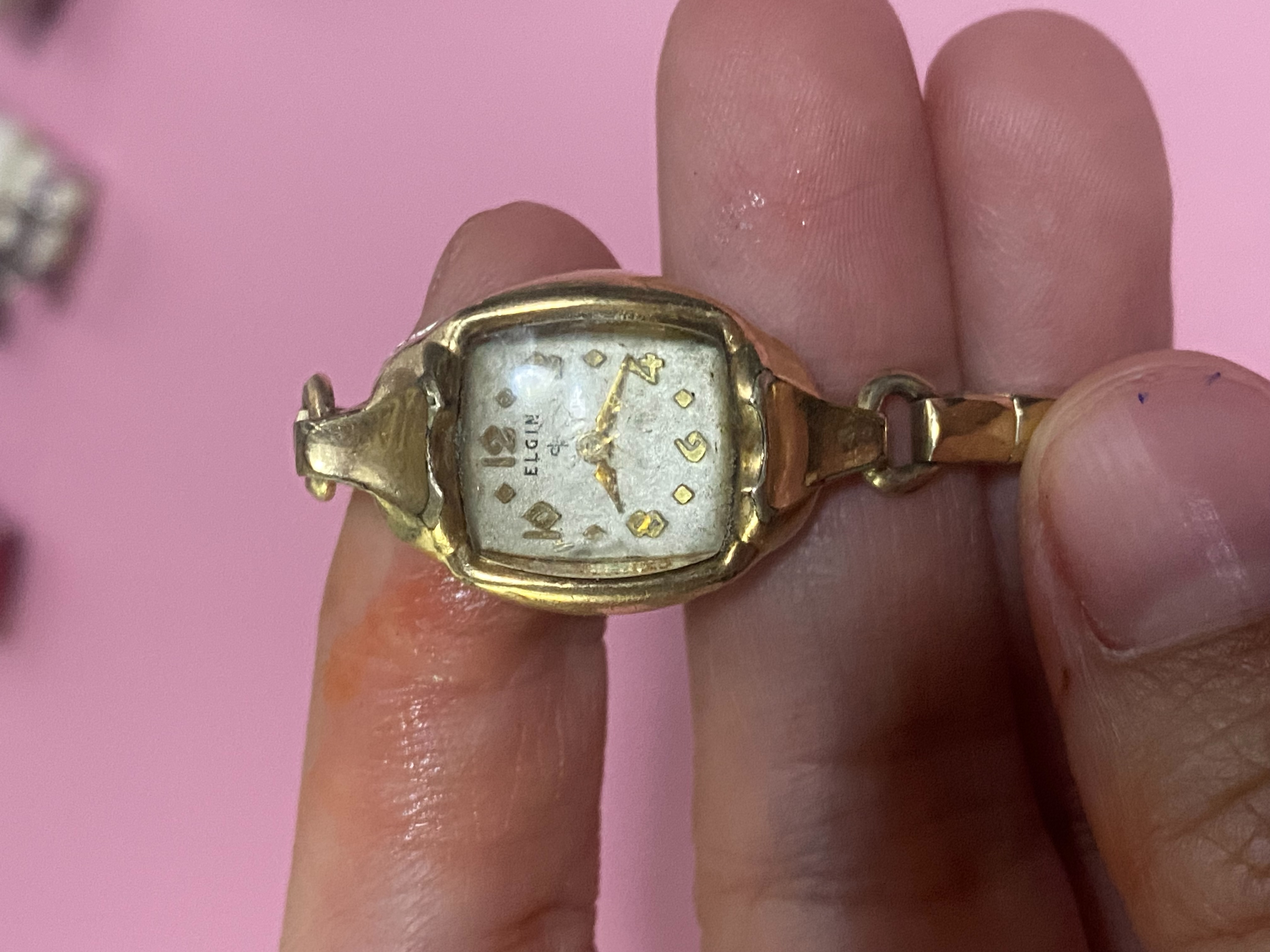 แบรนด์: Elgin (เอลจิน) เป็นแบรนด์นาฬิกาสัญชาติอเมริกันระดับตำนาน