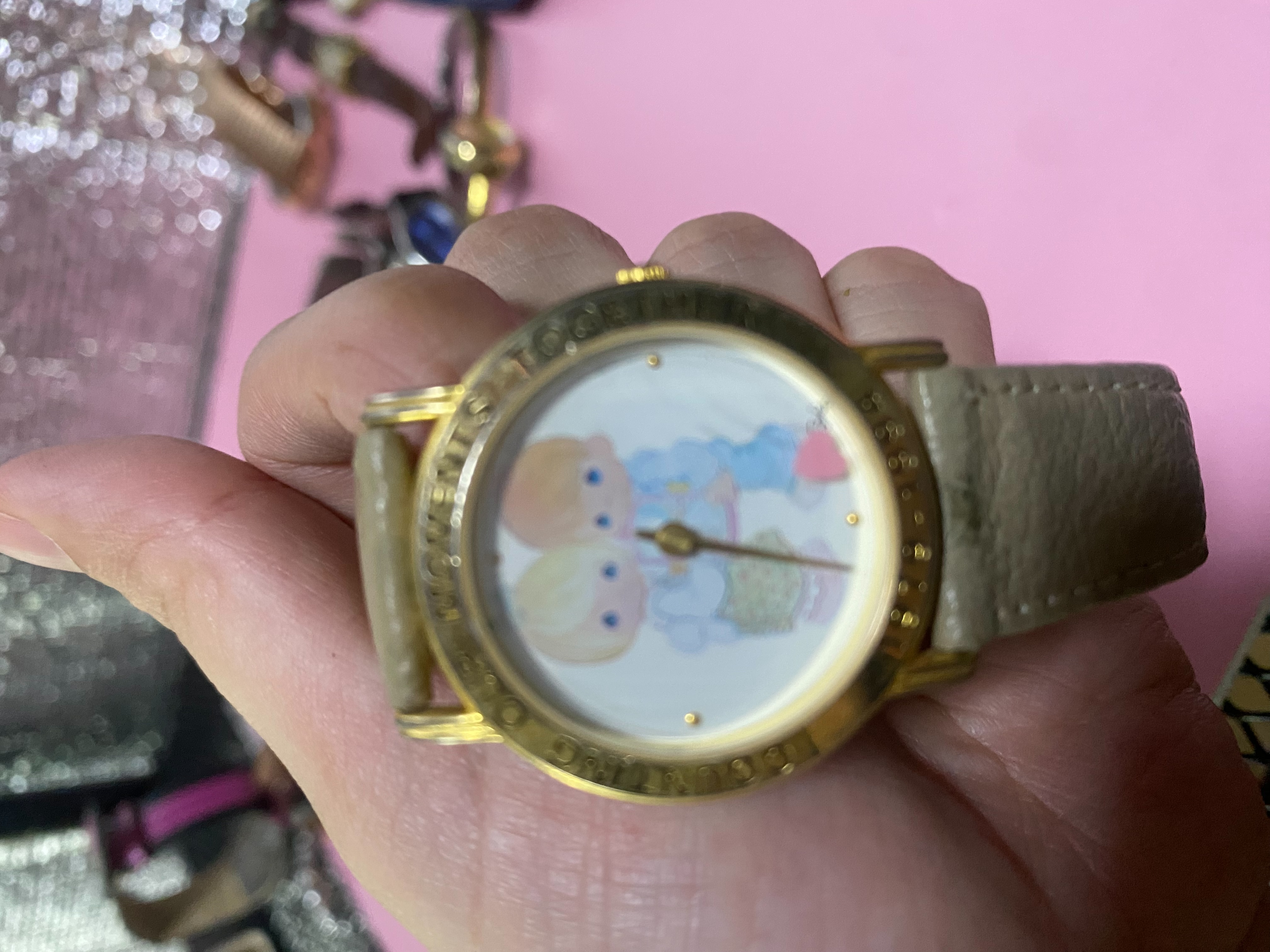 นาฬิกาที่คุณส่งมาเป็นนาฬิกาวินเทจแบรนด์ Precious Moments รุ่น "Counting Our Moments Together