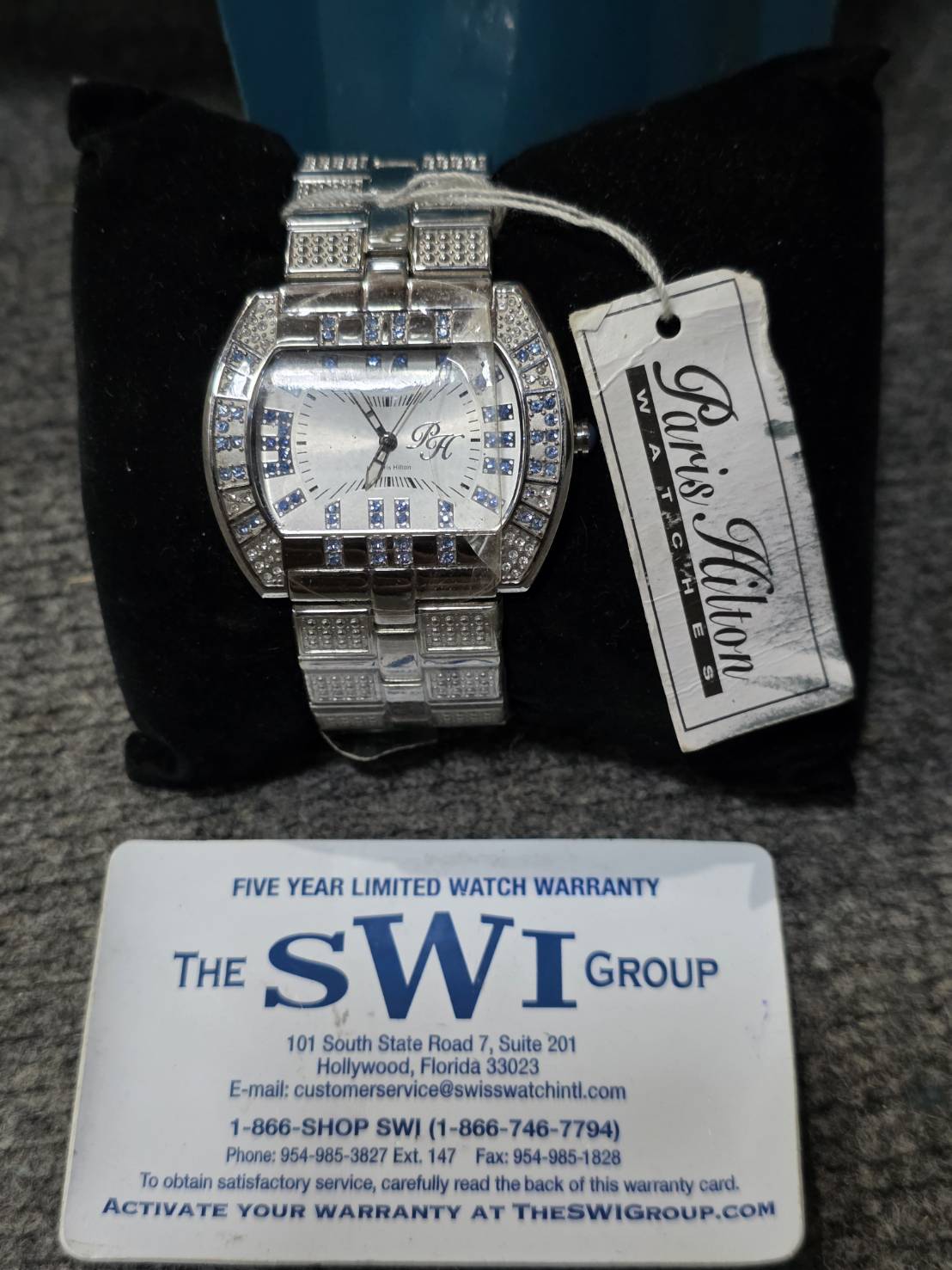 แบรนด์: Paris Hilton Watches โดยมี The SWI Group (Swiss Watch International)